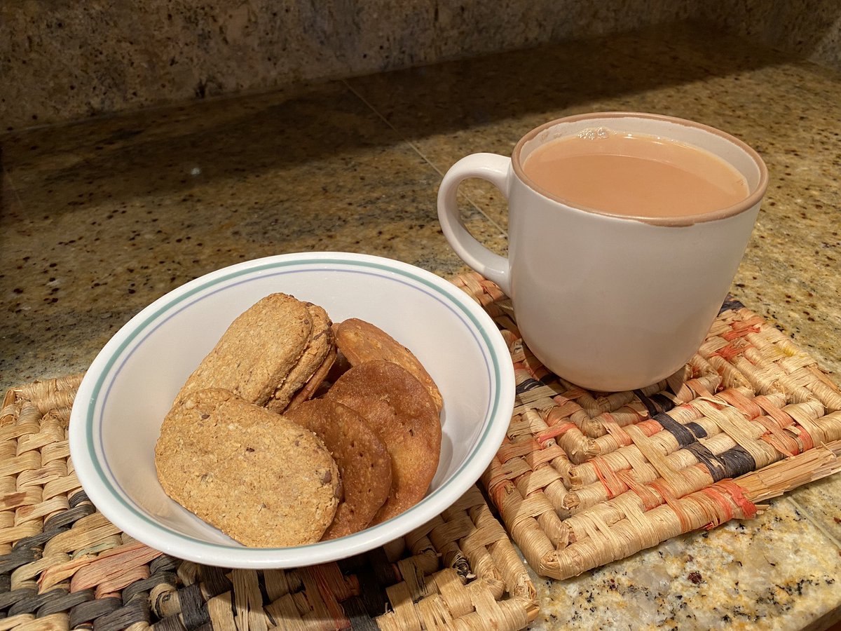 TrishnaBharadia's tweet photo. Fuelling up again this morning for Day 2 of #PatientsEU2022 and Day 1 of #ISMPPEurope2022 Mum’s homemade matthis, coconut oat biscuits and tea! #conferencefood https://t.co/RvJUYxWsUR
