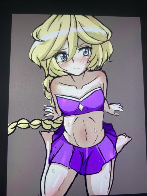 キャロルちゃん描いてる
えらい👏 