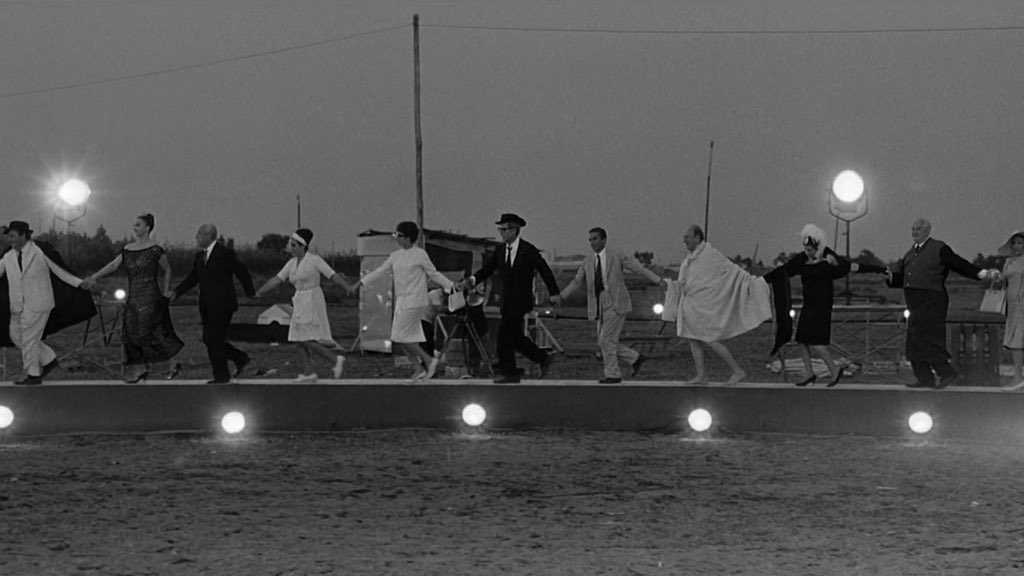 #みんなで選ぶオールタイム外国映画ベスト100

10位 

『8 1/2』408pt

公開年度: 1963
製作国: イタリア・フランス
監督: フェデリコ・フェリーニ

「映像の魔術師」フェリーニの代表作にして自伝的作品。創作に行き詰まった映画監督の苦悩を目眩く幻想を交えて描き、世界中で絶賛された。