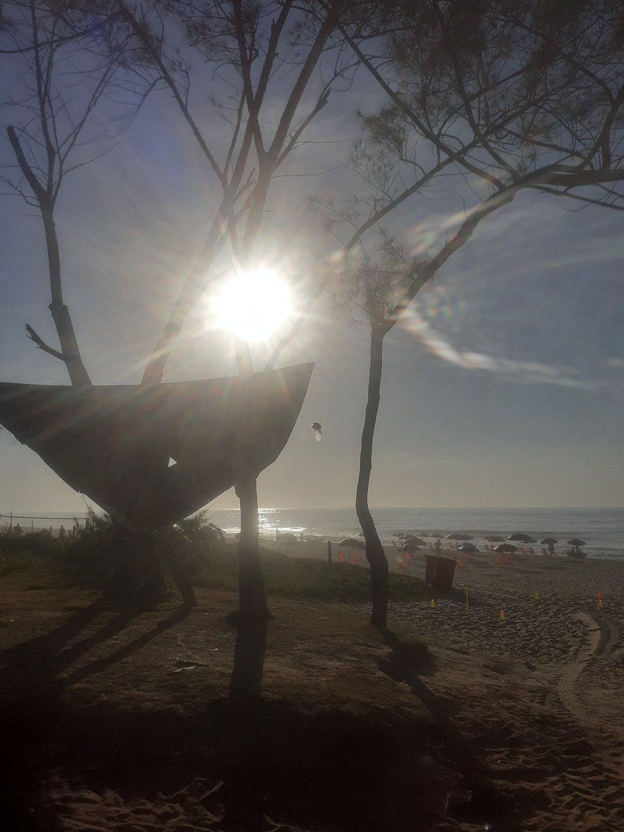 Rafaelpock's tweet photo. Barraca do PQD , não era sol que faltava então toma ..
#ohyaer https://t.co/aSFAfUoRnu