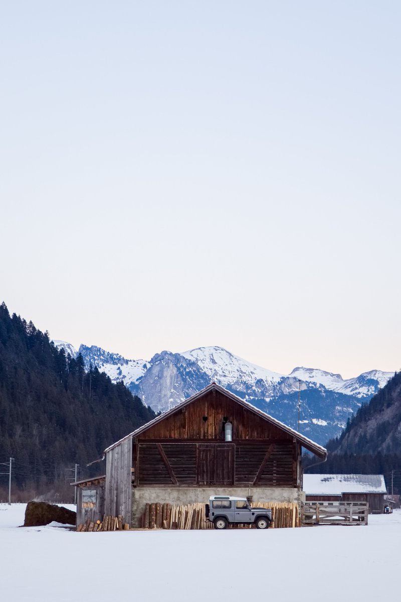 themullerfiles's tweet photo. Two classics.
The classic wooden Swiss farm shed of the hard working Swiss farmer, with the classic hard working Land Rover parked in front.
I couldn't resist.
#swisslandrovers #lenksimmental #swissalps #twoclassics #fortheloveofphotography https://t.co/nqV8GSJnK3