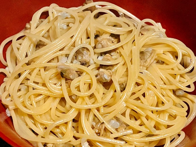 アサリの水煮缶を白ワイン煮にしてあさりたっぷりボンゴレ充した 