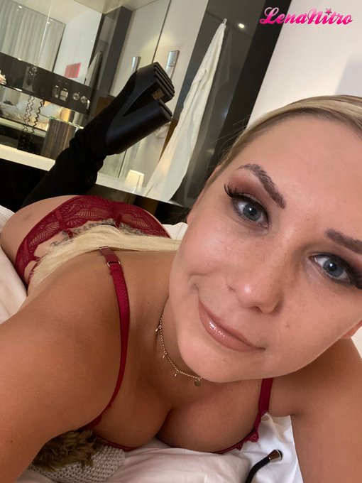 Watch Lena Nitro's leaked NSFW photo on TwXstars