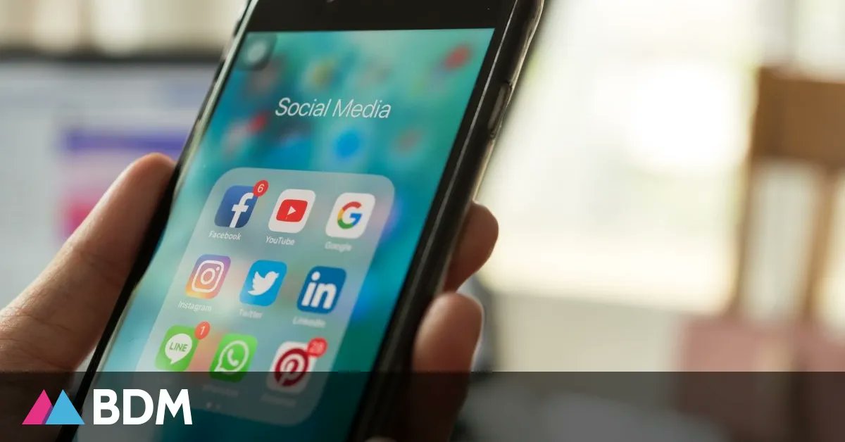 produnet974's tweet photo. Comment repérer les faux comptes et les bots sur Facebook, Instagram ou Twitter. 
Plus d'infos dans cet article de @BlogModerateur 👇
https://t.co/IUZyWP3h7m
#PromeneursduNet #Numerique #SocialMedia https://t.co/sIfjJXUHSr