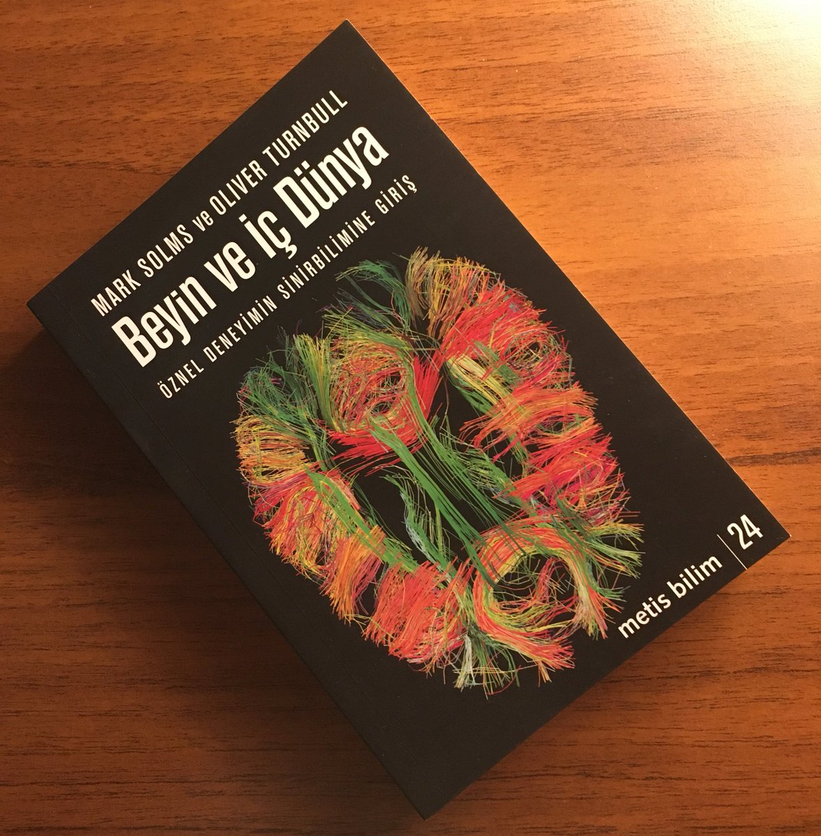 deliliknedir's tweet photo. Okumayı çok sevdiğim iki alan sinirbilim ve psikanaliz bir araya gelirse… başlıyorum 🤓
#kitap #marksolms #oliverturnbull https://t.co/LXoLPCjthQ