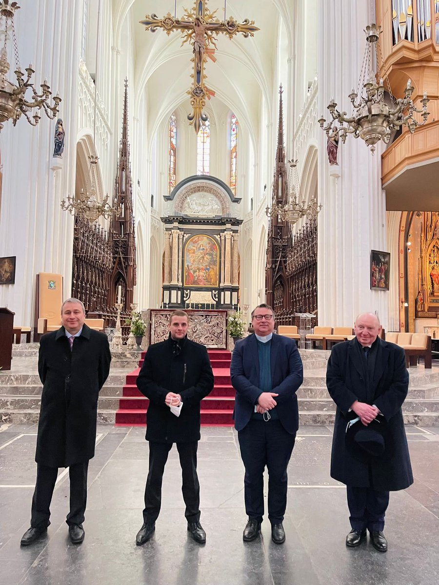 martin_klus's tweet photo. Glad to be in #Belgium 🇧🇪 again. Day before 1st #GAC meeting 🇪🇺 in 2022 led by #PFUE2022 🇫🇷 (My doorstep 📹 is here: https://t.co/G25iPo9ebm), I visited the beautiful city of Antwerp &amp; meet w/ the Honorary Consul of Slovakia 🇸🇰, experienced diplomat Mr. Gunnar Riebs. 🤝 Thanks. https://t.co/YVp5Dn5WwP