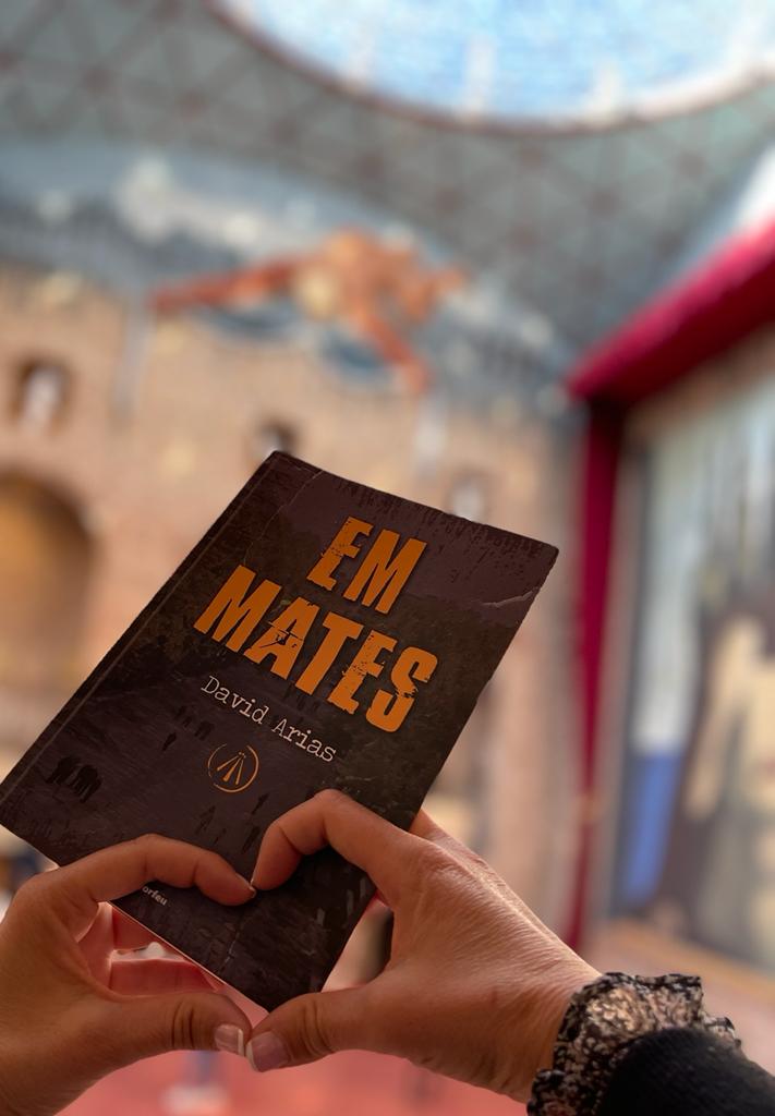 DAriasComamala's tweet photo. El meu llibre comença a crear escola. #Emmates https://t.co/9UVOT8aMgK