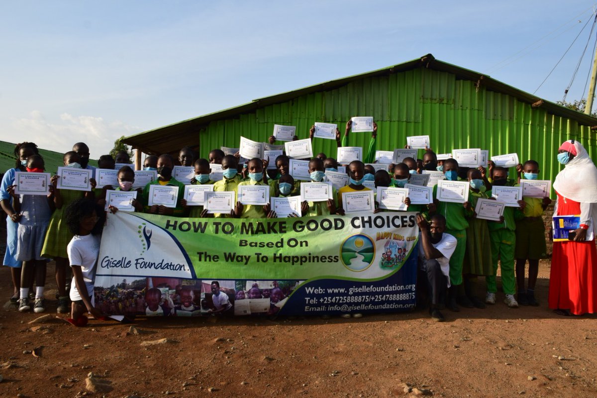 GiselleOrg's tweet photo. Graduating pupils of Bridge International Academy after completing all the precepts of How To Make Good Choices based on @WayToHappiness the ethical training that has equipped our children to make informed decisions
@LRonHubbard @Scientology https://t.co/03GU79H2Az