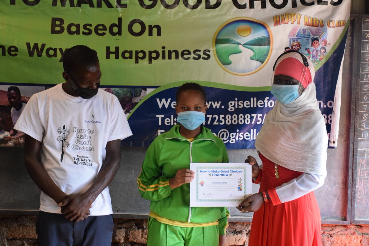 GiselleOrg's tweet photo. Graduating pupils of Bridge International Academy after completing all the precepts of How To Make Good Choices based on @WayToHappiness the ethical training that has equipped our children to make informed decisions
@LRonHubbard @Scientology https://t.co/03GU79H2Az
