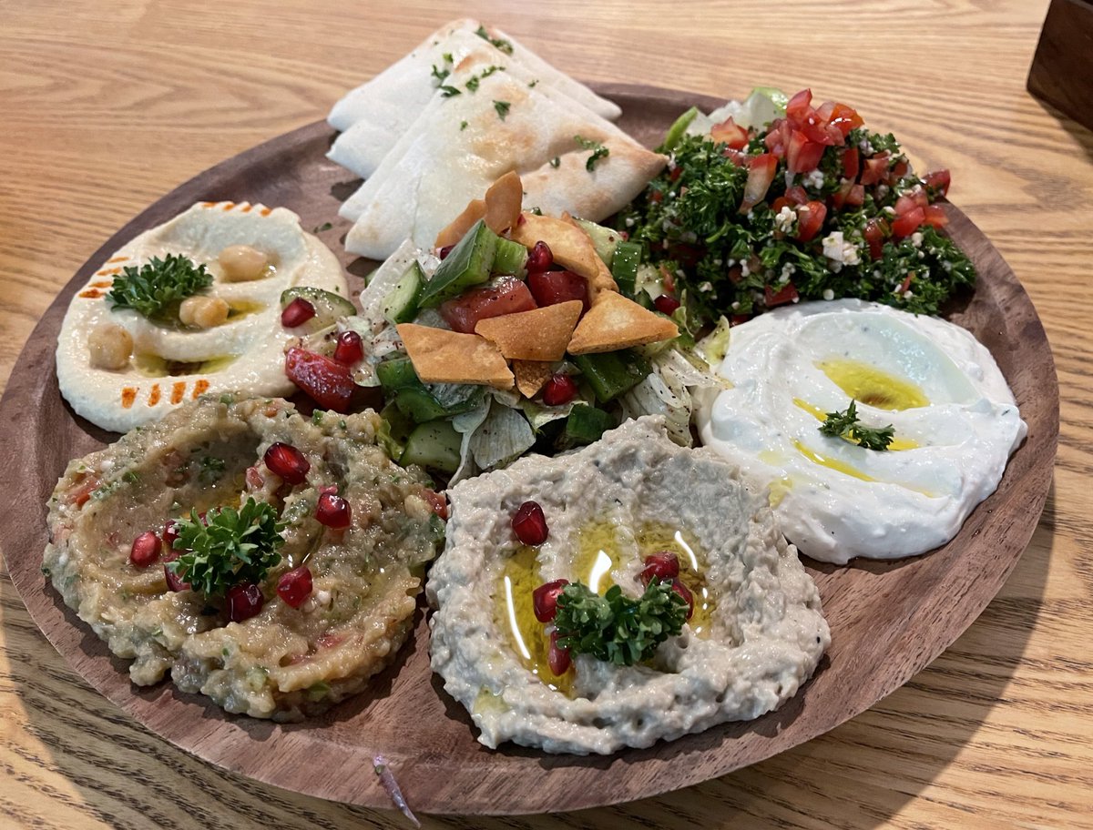 explorediary's tweet photo. Your diet is a bank account.
Good food choices are good
investments. 
Eat #realfood #eathealthy .
#Mediterranean-food day #hummus #pita #tabouli #Baba ghanoush #Moutabal #greekyougurt https://t.co/QLMh5ZLA1q