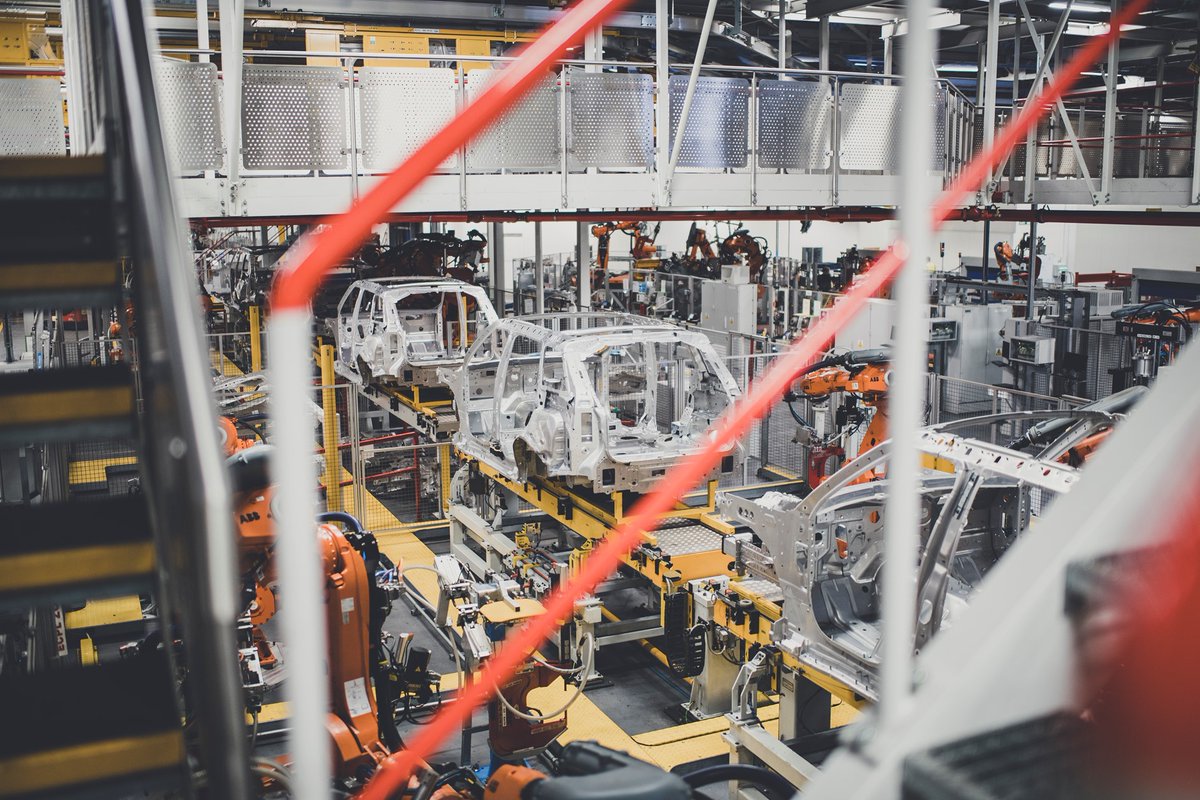 LRESolihull's tweet photo. Immerse yourself in the factory and follow the journey through the production line.

We have factory tour availability from the end of February, book your place today: https://t.co/6ZNrl84qan https://t.co/KJf71FshDs