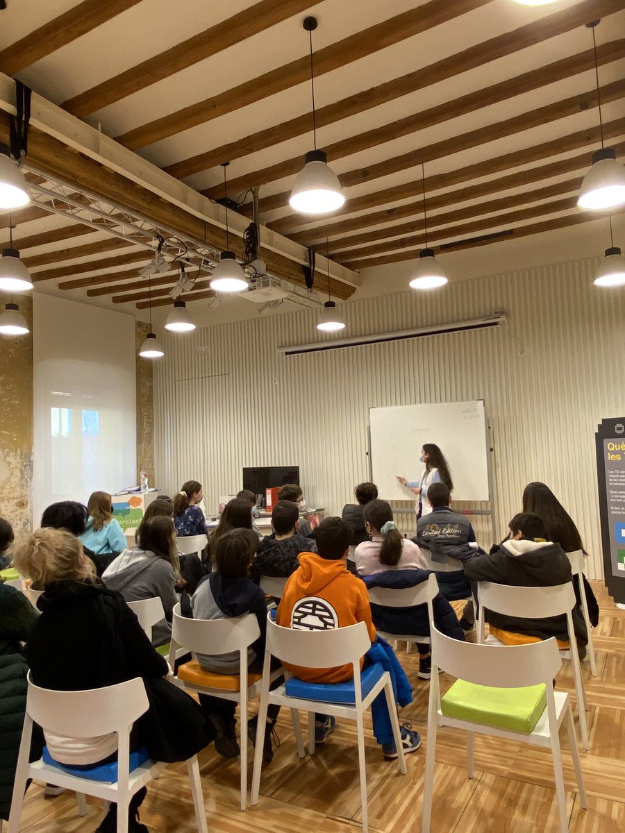 controlesdiba's tweet photo. 📅Des d’avui i fins al 8/02 podeu trobar l’exposició Controles? a Sant Hipòlit de Voltregà. 

🔴 Farem prevenció del consum de #drogues i parlarem dels riscos de les #pantalles.

📍Casa de Cultura el Mallol. https://t.co/dJJ52c7WVc
