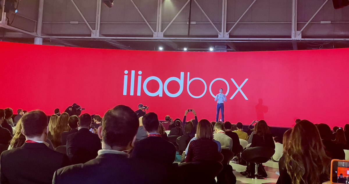 TomReynaud1789's tweet photo. La #Rivoluzioneiliad prosegue con l’iliadbox. Grazie ai nostri 8.5 milioni utenti. Grande Benedetto #lafibraconiliad @IliadItalia @benedettolevi https://t.co/2IJBzDTrzd