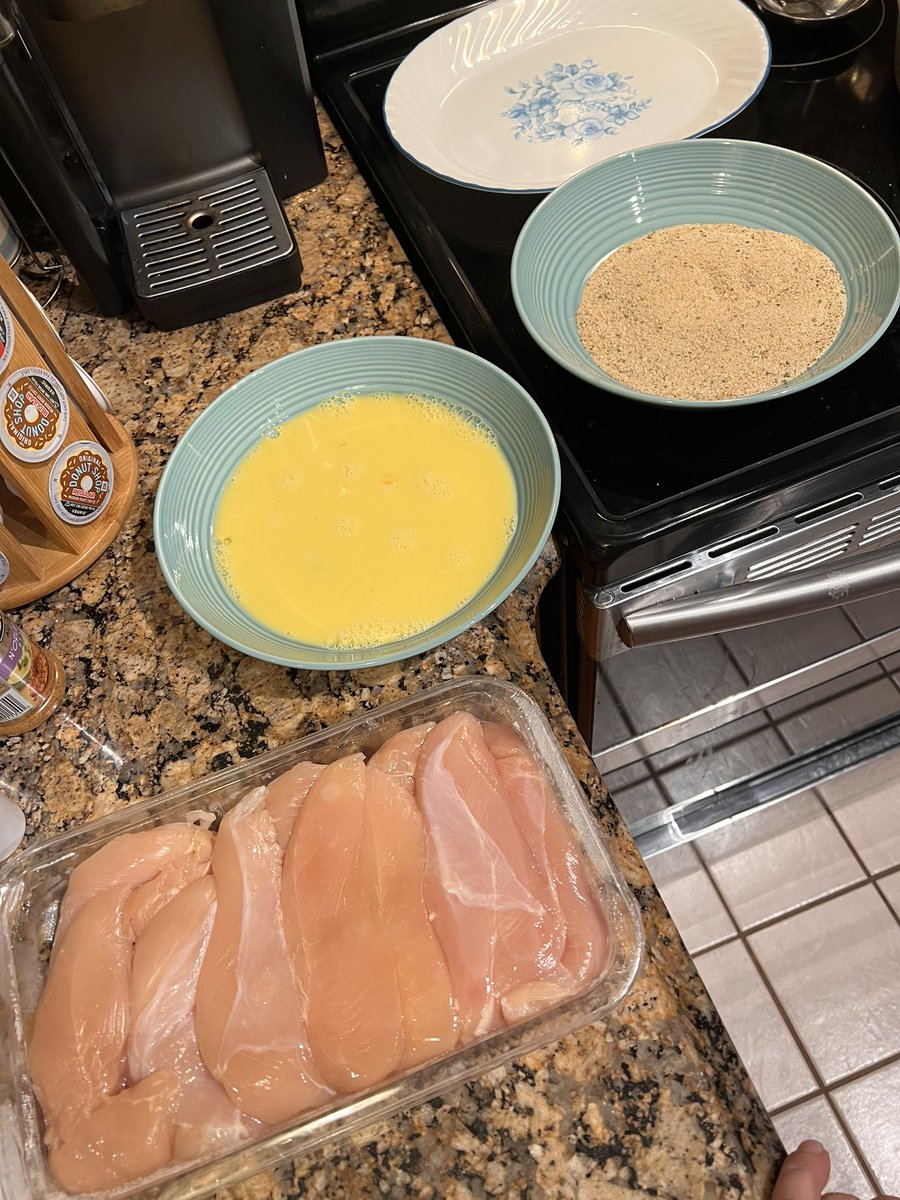 DenetteMike's tweet photo. #AMC #Chickentendies Who else is up making power food like #AMCtendies at 5:30am I am . Have not seen much lately about tendies This FOCKING π¦ has ππ @rocketastronaut @PeteG_5 @Keith78371512 @StonksBatman to name a few whom I would share my tendies with https://t.co/rBsMpkkOTi