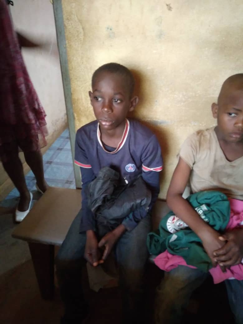 tinasongu3's tweet photo. 🚨Rescapés d'Olembe

Actuellement au SASO du Commissariat du 17eme arrondissement, Yaoundé. pour info des parents ou proches.

@bikanda https://t.co/ifJwOZpdXg