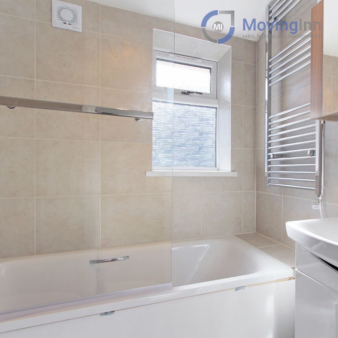 movinginn's tweet image. 2 bedroom terraced house available to rent in #Croydon for £1,495 PCM 

Call us on 020 8761 0830 to book a viewing 

#propertyuk #property #london