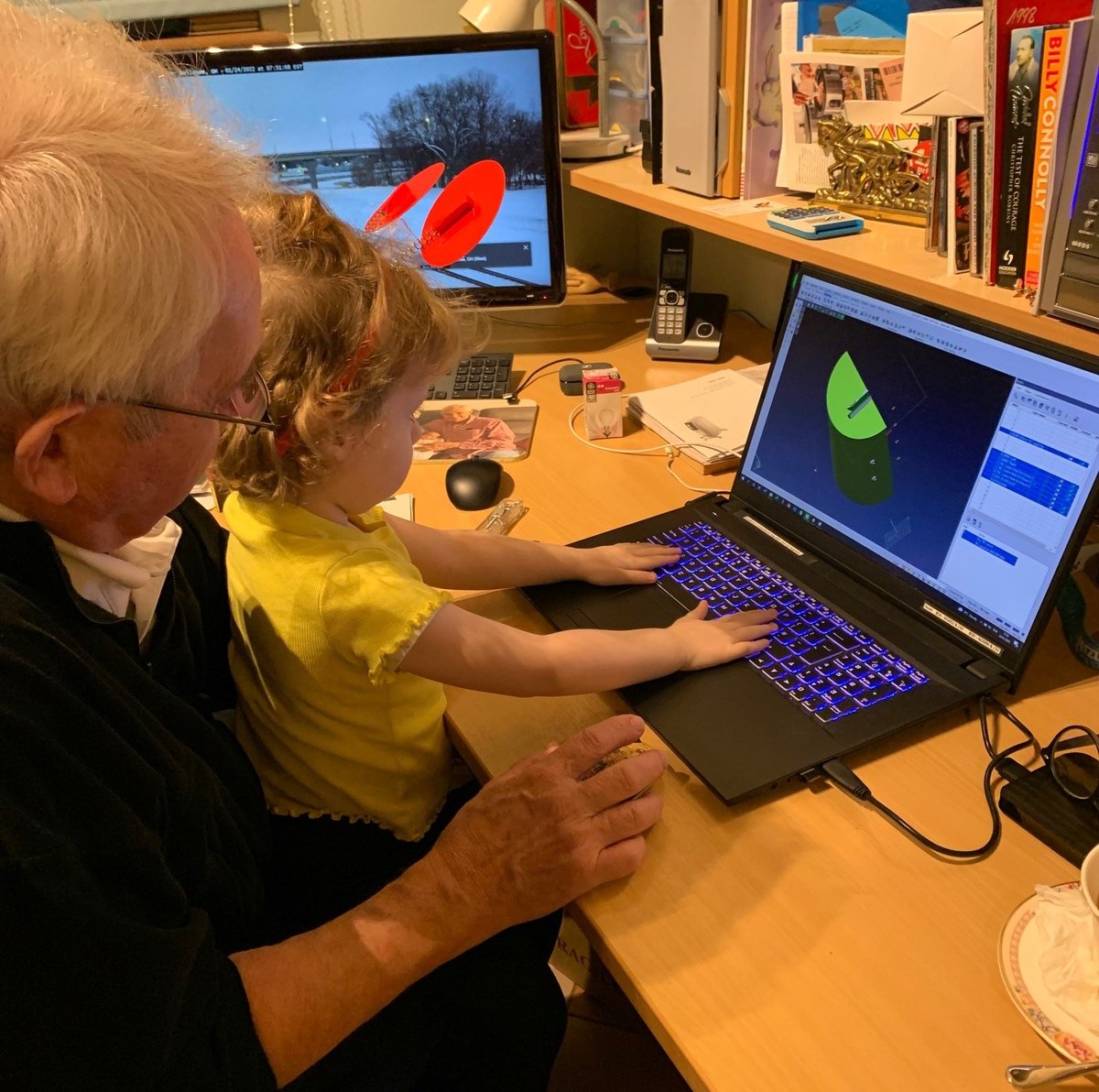 TECworkholding's tweet photo. Next generation design engineer in training - PopPop (aka David Handley) sharing words of wisdom with rising star Seren. He'll also share with you if you have knotty workholding problems to solve! Give him a call on 01844 208050. #tec #workholding #tecworkholding #cncmachining https://t.co/P11xRkaXAG