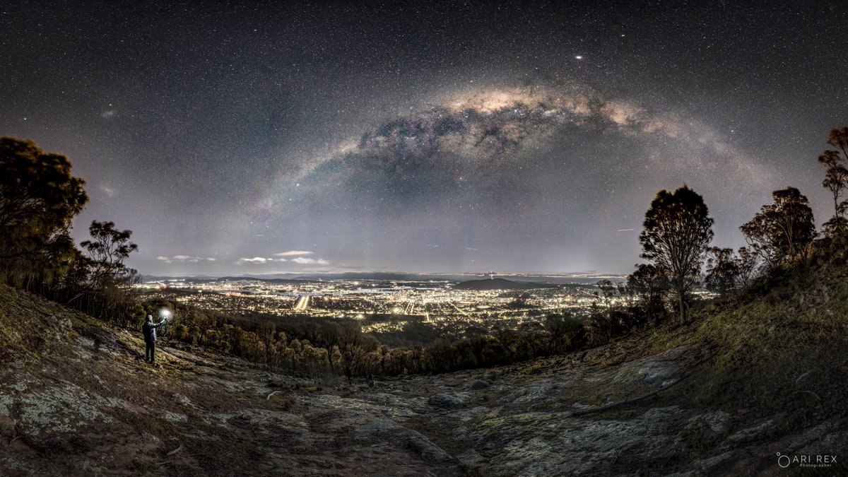 Capital Arch
This is not a composite, this is real Milky Way above #Canberra ❤️
