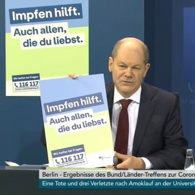 LeoKlimm's tweet photo. Find the mistake.

🇩🇪 vaccination campaign vs. 🇫🇷 vaccination campaign. https://t.co/3vaVZlbpVi