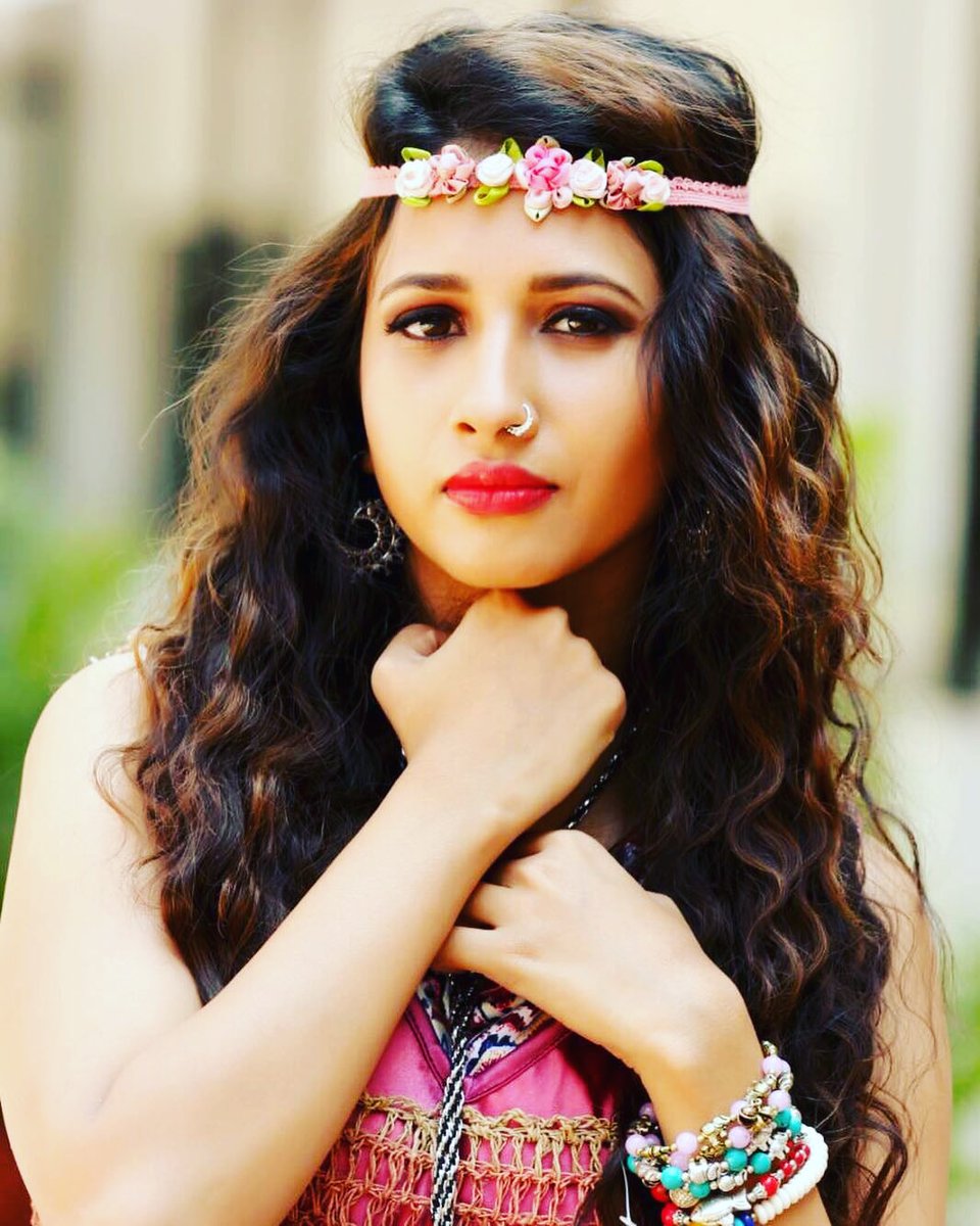 RagK_Creations's tweet photo. ಟಗರು ಪುಟ್ಟಿ 😍
.
#ragkcreations 👈 follow ಮಾಡಿ👍
.
.
.
.
.
#kannadasuddigalu #ragkcreations #kannada #manvithaharish #maanvi #tagaru #kendasampige #Sandalwood #manvitha #ashika #aashika #ashikarangnath #aashi #aashikaa #Kannadafilm #bengaluru #Karnataka #jaikarnataka 💛❤️ https://t.co/Qsl9Ftzswh