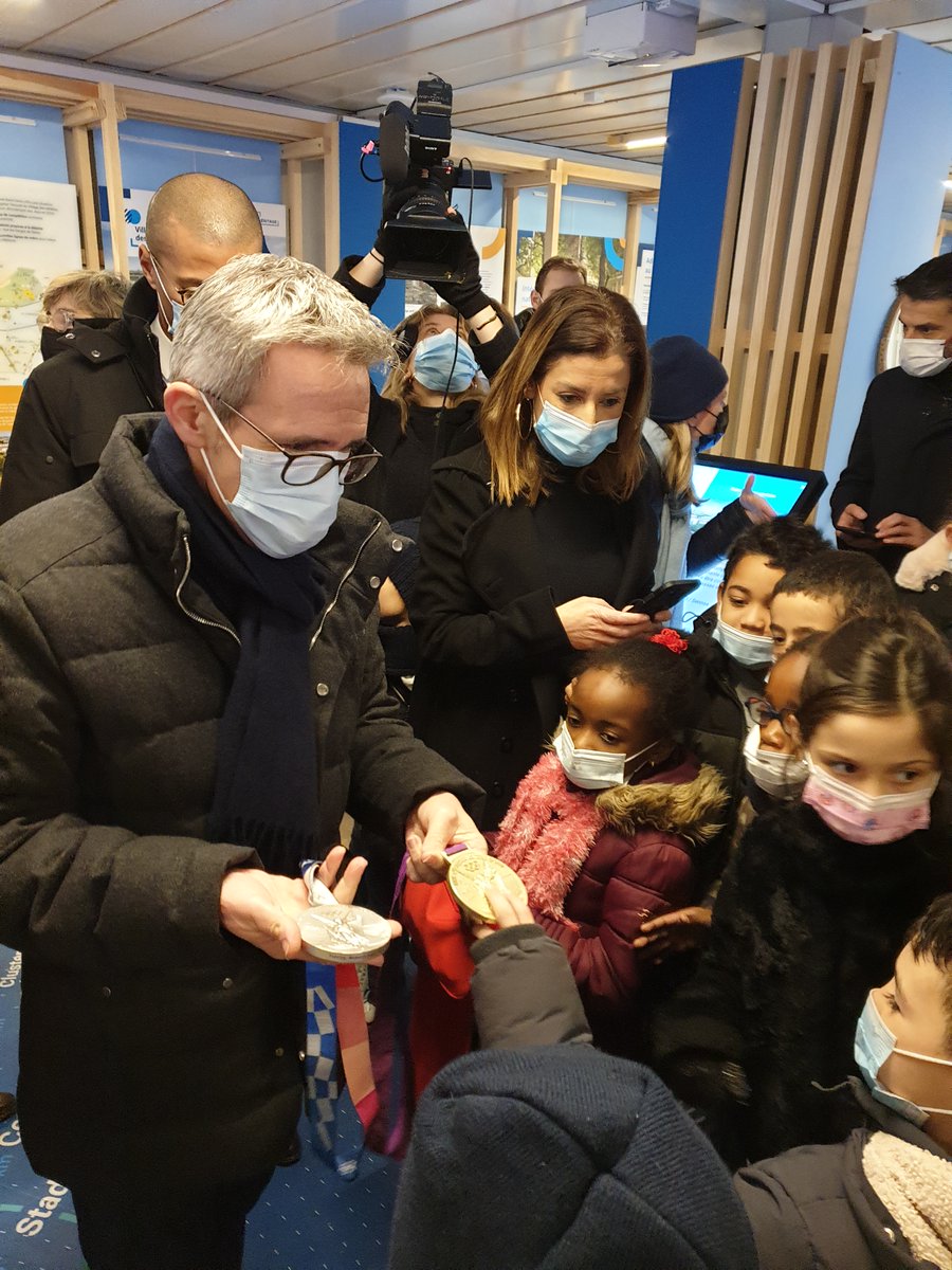 🥇🥈Un événement magique qui laisse des traces :  les écolier.ère.s ont d'ailleurs pu découvrir les médailles de <a href="/TonyEstanguet/">Tony Estanguet - OLY</a> 🛶 et <a href="/Ceciliaberder/">Cécilia Berder</a>  🤺

#SOP2022