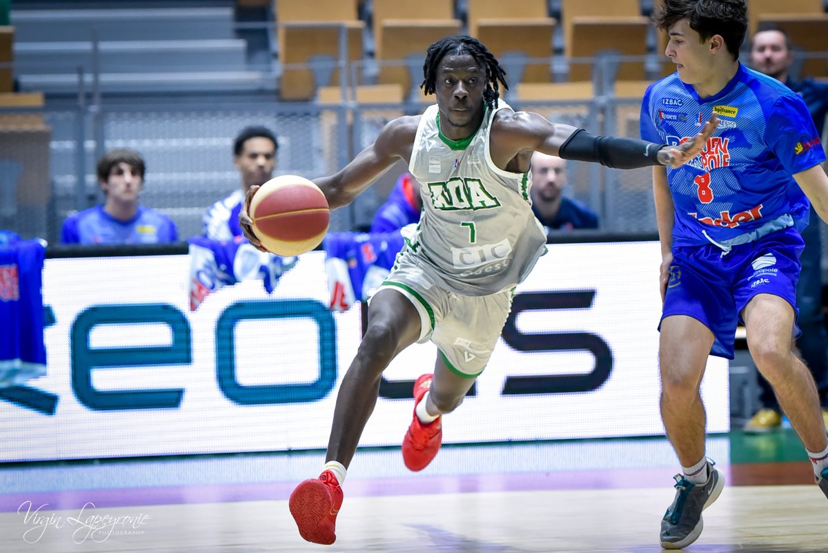 📊 Bravo à 𝗗𝗮𝗵𝗮𝗯𝗮 𝗠𝗔𝗚𝗔𝗦𝗦𝗔 meilleur marqueur de la 1ère phase du Championnat #Espoirs #ProB ! 🏀

▪ 21,5 points
▪ 19,6 d'évaluation
▪ 4,1 rebonds
▪ 2 passes
▪ 2,9 interceptions
▪ 6,1 fautes provoquées

📸 <a href="/LapeyronieV/">Virgin Lapeyronie Photography</a> 

#CentreDeFormation #ADABlois