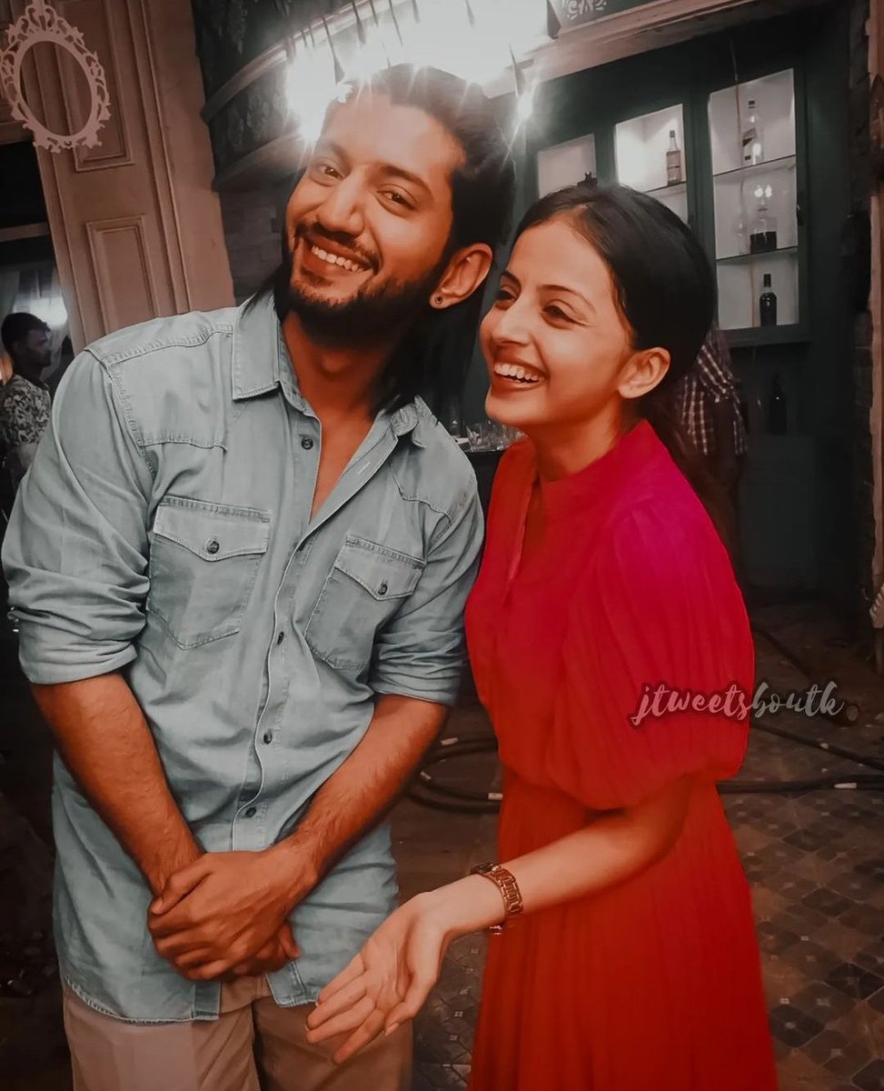 jtweetsboutk's tweet photo. 𝚂𝚒𝚖𝚙𝚕𝚢 𝚝𝚑𝚎𝚖 ❤️
𝙾𝚗𝚕𝚢 𝚝𝚑𝚎𝚖 ❤️

#ShreNal #RiKara #KunalJaisingh #ShrenuParikh
#Ishqbaaz #DilBoleOberoi https://t.co/Aiuz56c82X