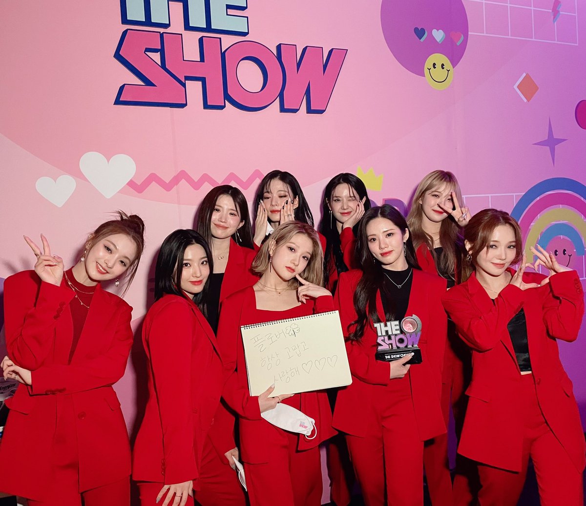 1004__han_'s tweet photo. 🏆💞

#fromis_9_2ndwin  
#DM_1stwin https://t.co/j8P5W3Fir0