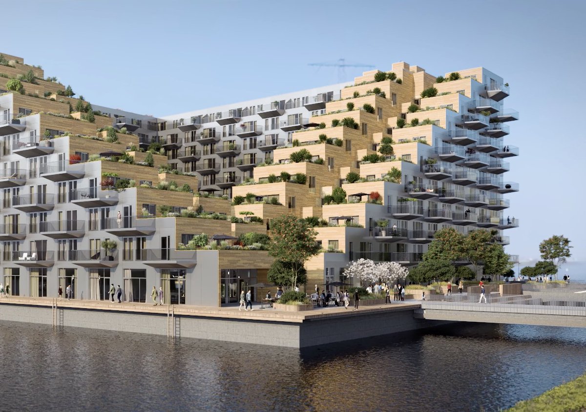 🔝 Nieuwe gebouwen, nieuwe mogelijkheden. Dit gebouw aan het IJ krijgt een regenwatersysteem om het groen mee te bewateren. 💦 Ieder terras is omringt door vaste plantenbakken met veel groen. 🌿 Zo zijn de planten ook beter bestand tegen droge zomers. 🥵
bit.ly/3qYt2Ur