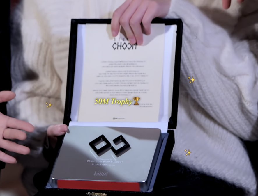 SEUNGM1NE's tweet photo. ahh they received 50M views trophy from Studio Choom 🥳🥳🥳🥳🥳 https://t.co/DZStaQIlRd