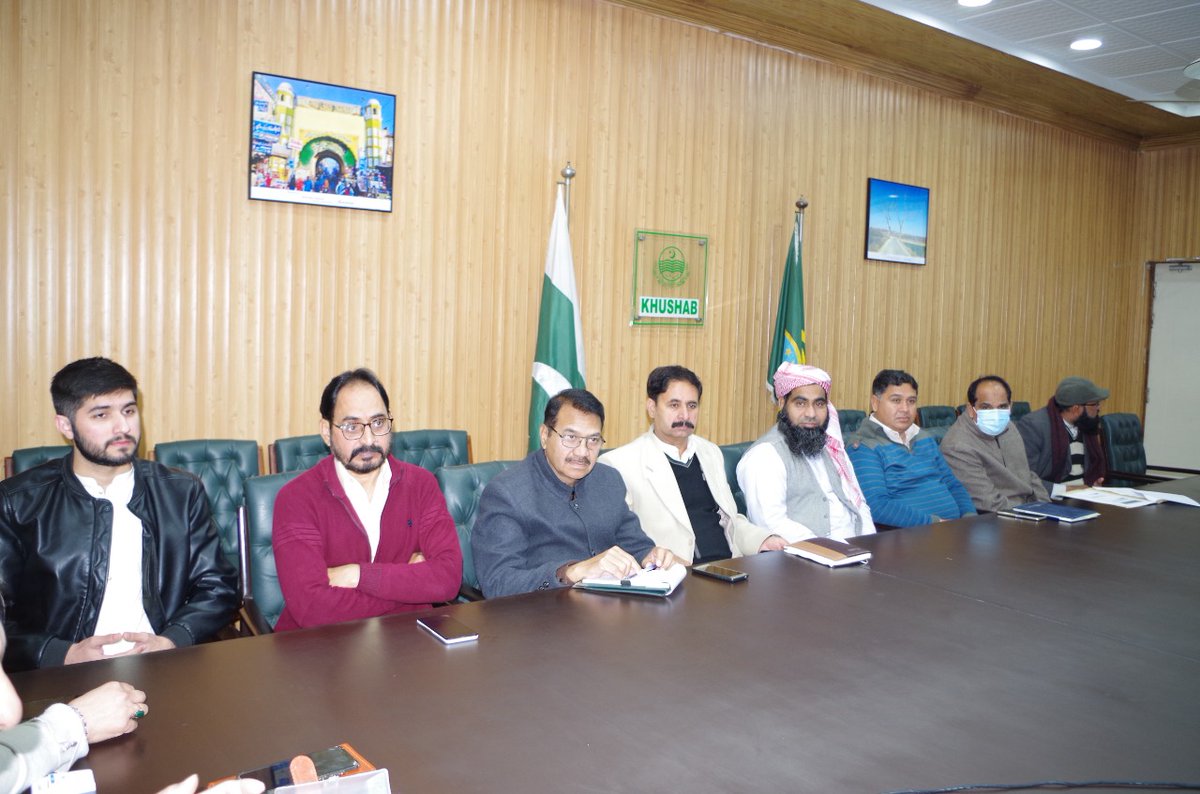 SajjidaB's tweet photo. محکمہ بہبود آبادی خوشاب کے زیر اہتمام ڈپٹی کمشنرآفس کے کانفرنس حال میں پاپولیشن کے متعلق ہونے والے اجلاس کی ایم پی اے خوشاب محترمہ ساجدہ بیگم آہیر صاحبہ اور ایڈیشنل ڈپٹی کمشنر (جنرل )خوشاب چوہدری احسان اللہ صاحب صدارت کر رہے ہیں
@ImranKhanPTI 
@UsmanAKBuzdar 
@ColhashimDogar https://t.co/9Xfk8W07KI