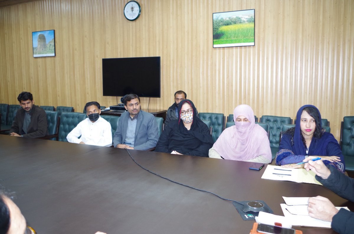 SajjidaB's tweet photo. محکمہ بہبود آبادی خوشاب کے زیر اہتمام ڈپٹی کمشنرآفس کے کانفرنس حال میں پاپولیشن کے متعلق ہونے والے اجلاس کی ایم پی اے خوشاب محترمہ ساجدہ بیگم آہیر صاحبہ اور ایڈیشنل ڈپٹی کمشنر (جنرل )خوشاب چوہدری احسان اللہ صاحب صدارت کر رہے ہیں
@ImranKhanPTI 
@UsmanAKBuzdar 
@ColhashimDogar https://t.co/9Xfk8W07KI