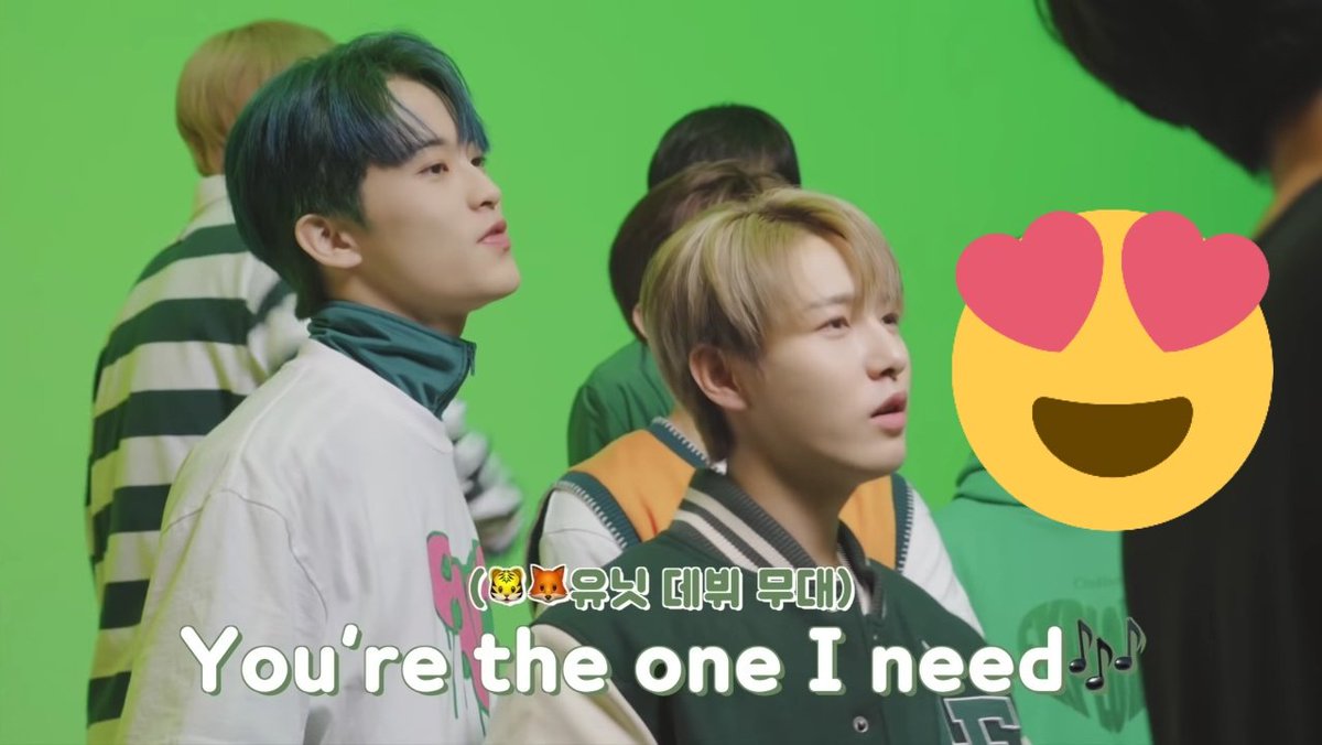 orangepeachie's tweet photo. As always "Love on Top" be markren anthem 🤣

#맠런 #MarkRen https://t.co/owGz9Ffhg6