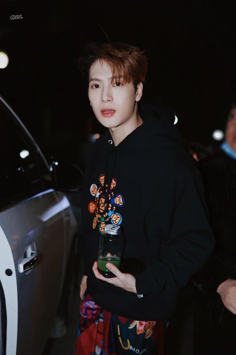 plus_jsj's tweet photo. นี่คนหรือเทพบุตรเนี่ย!!!!!!หล่อจังพ่อเอ้ย👑 #wangjier @JacksonWang852 https://t.co/unvsWB7nRl