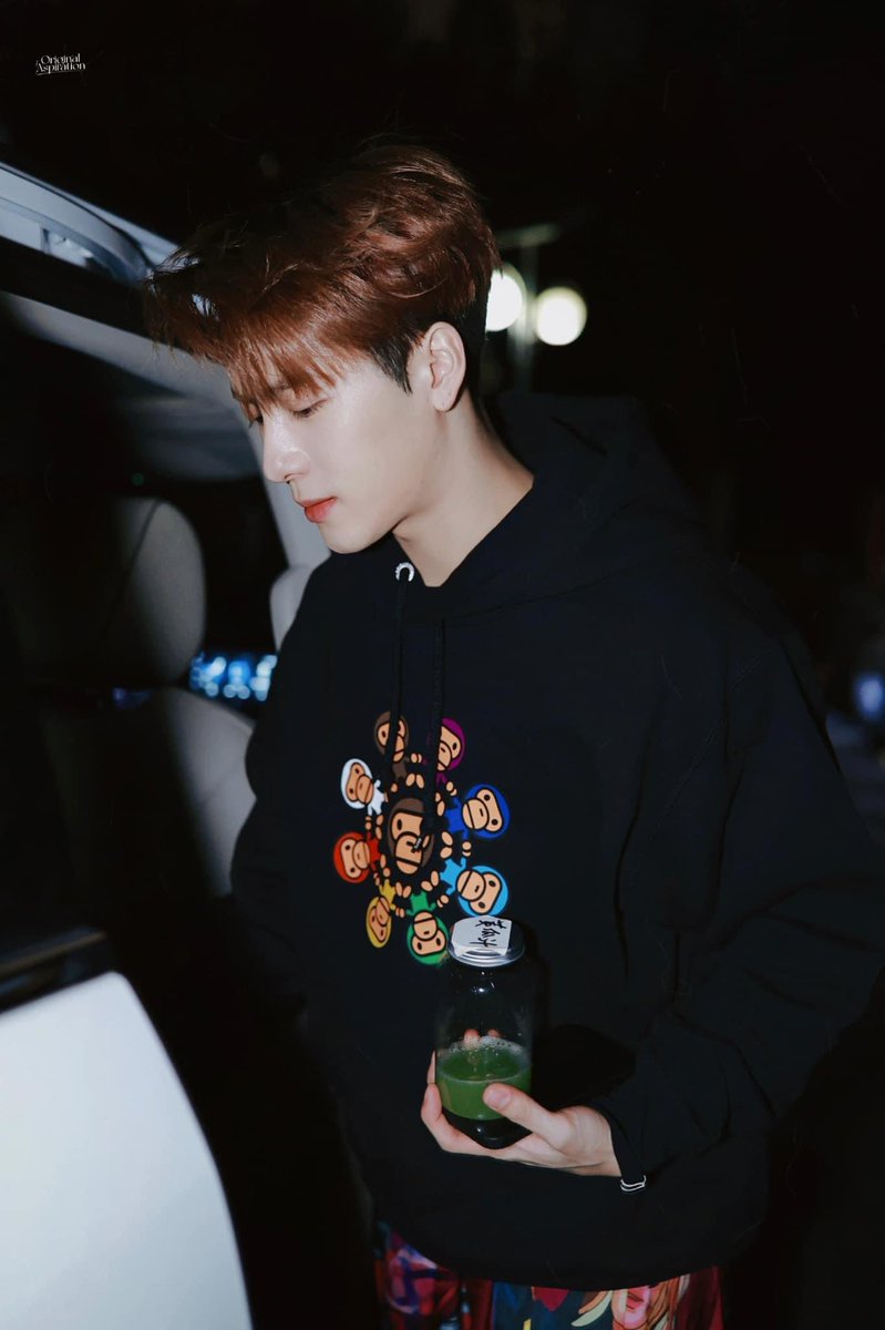plus_jsj's tweet photo. นี่คนหรือเทพบุตรเนี่ย!!!!!!หล่อจังพ่อเอ้ย👑 #wangjier @JacksonWang852 https://t.co/unvsWB7nRl