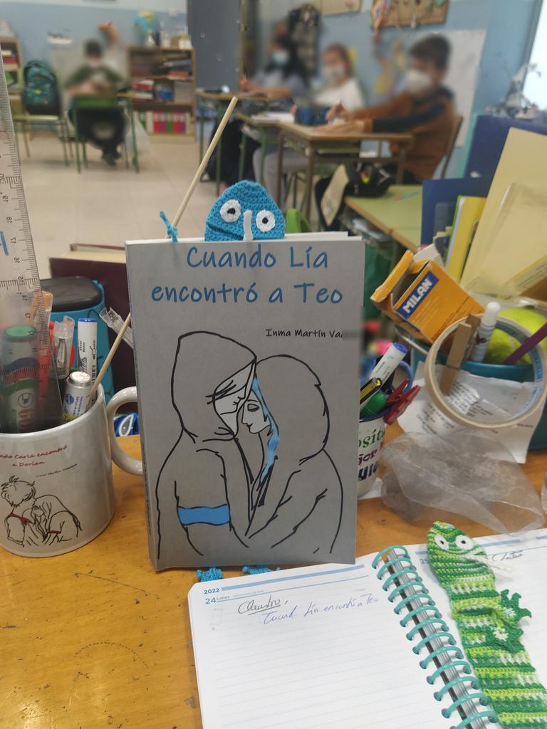 VaqueroInma's tweet photo. Cuando a una alumna le gusta lo que has escrito y se lo lee en un fin de semana, te hace pensar que quizá no estaba tan mal😉 https://t.co/K9JkqaP0Y1