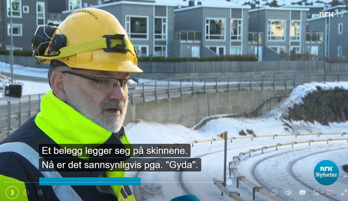 I går hadde vi NRK Østlandssendingen på besøk på Lillevann stasjon på linje 1. Banesjef Thor Georg Sælid og leder for Operasjonssentralen Trond Kjølstad forklarte  bakgrunnen for hvorfor T-banen sliter på linje 1 i perioder denne vinteren.
tv.nrk.no/serie/distrikt…