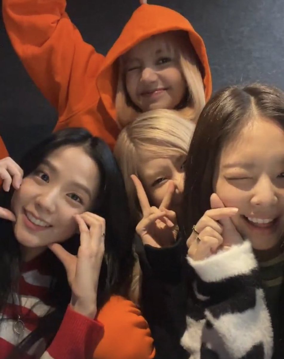 THE GIRLS ARE TOGETHER