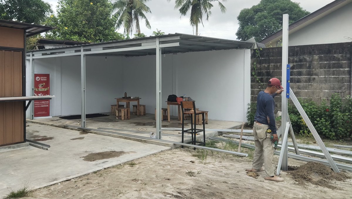 tiarbah's tweet photo. Jalan ninjaku membuat warung sederhana budget terbatas: bangunan semi permanen dari bahan baja ringan dan papan GRC. Sebuah cerita pendek. https://t.co/lfoc3xsK7S