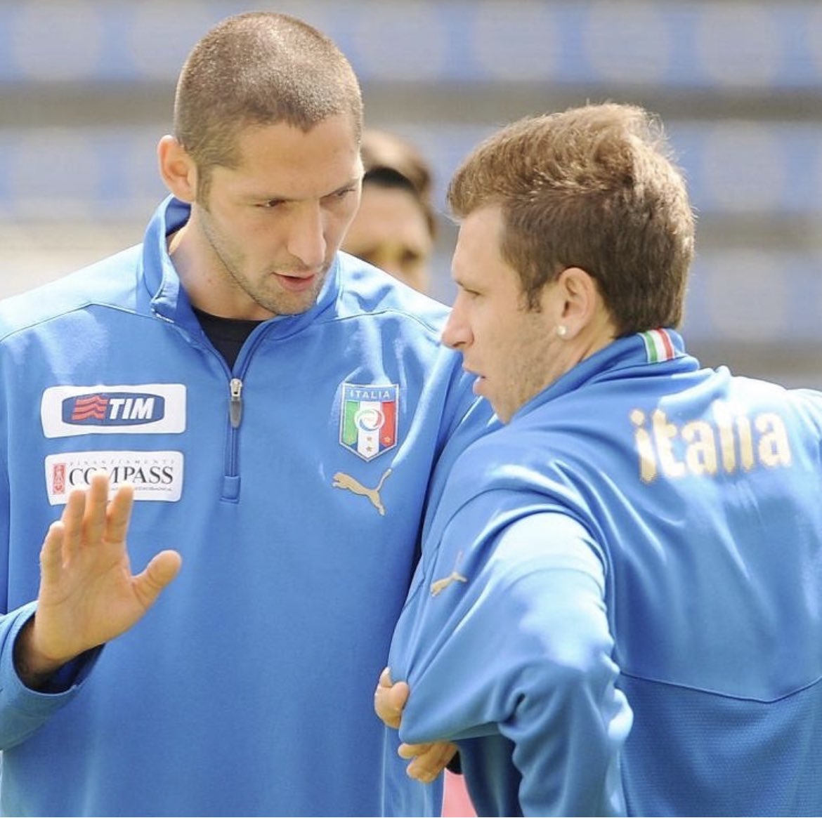 'Ora.. lo so che sei appena approdato su Instagram.. ma devi stare calmo. Non fare casini.. Ok ?' Benvenuto amico mio instagram.com/antoniocassano… #Materazzi #Cassano #Fantantonio #chiudetetutto