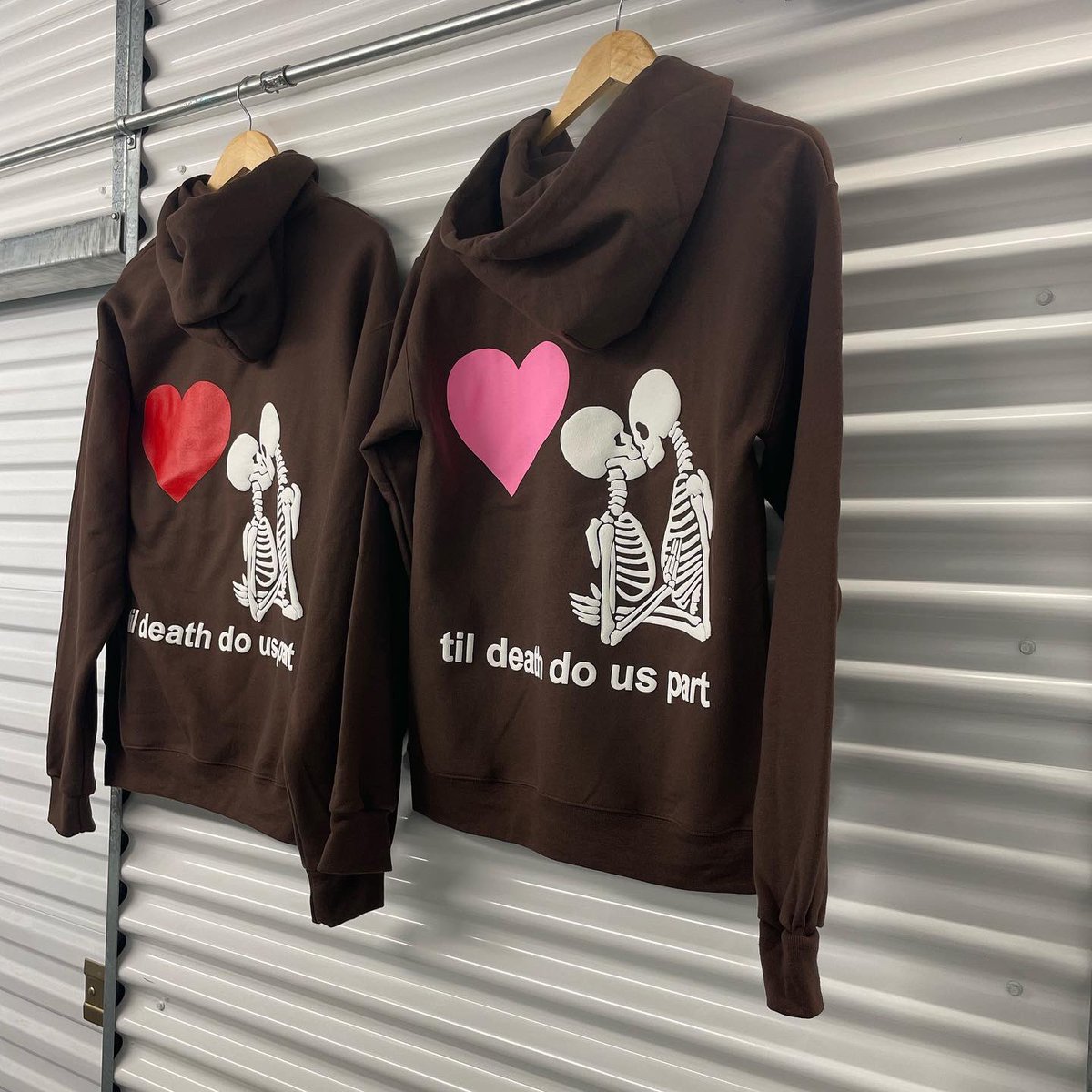 VintageFien's tweet photo. Puffy Print Valentines Hoodies ❤️💕👩‍❤️‍👨💔 https://t.co/N8DRo64gL1