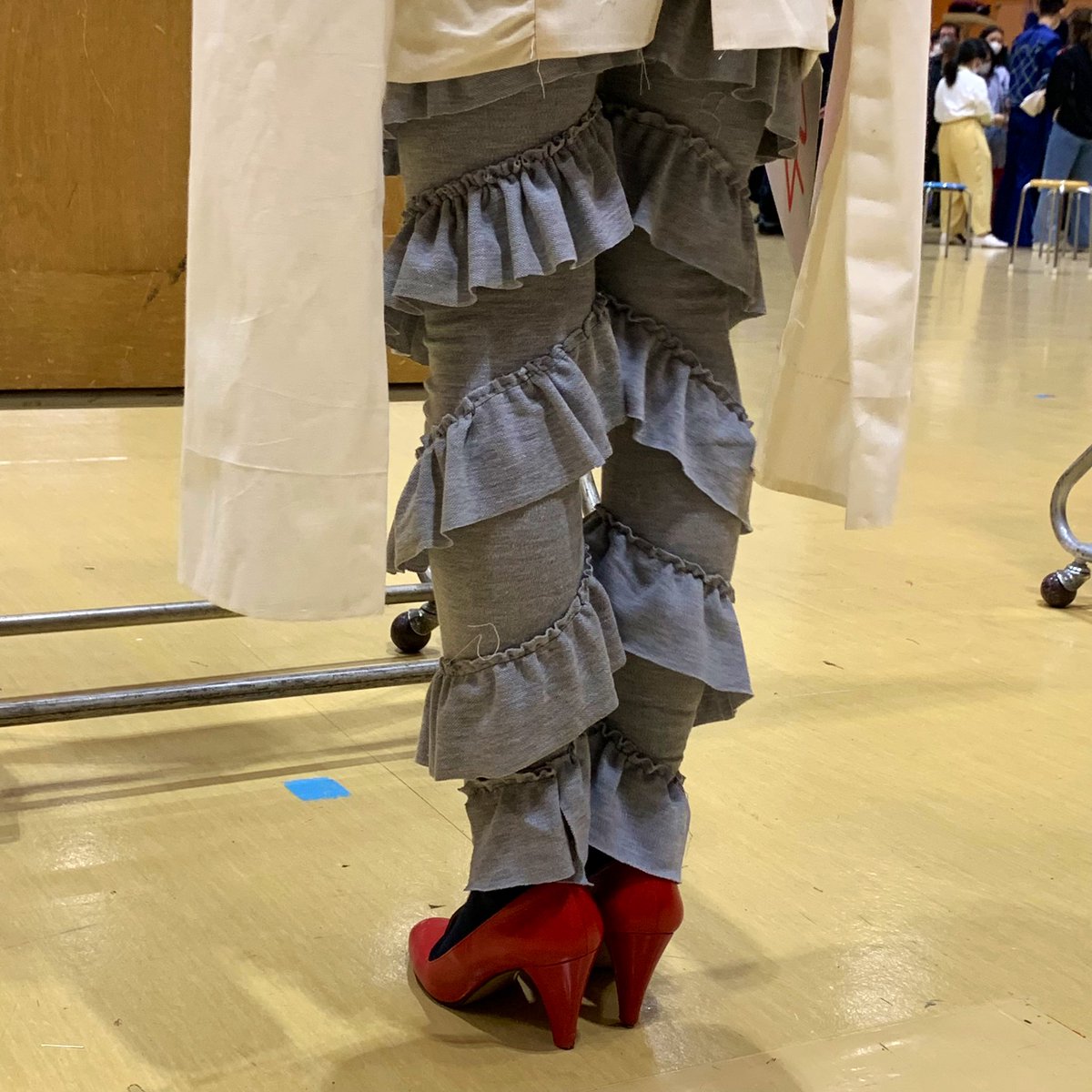 bfcfashionshow's tweet photo. ＊トワル仮縫い＊
その場で手直しをしたり、細かく調節していきます。 https://t.co/Ps4RAJMyj4