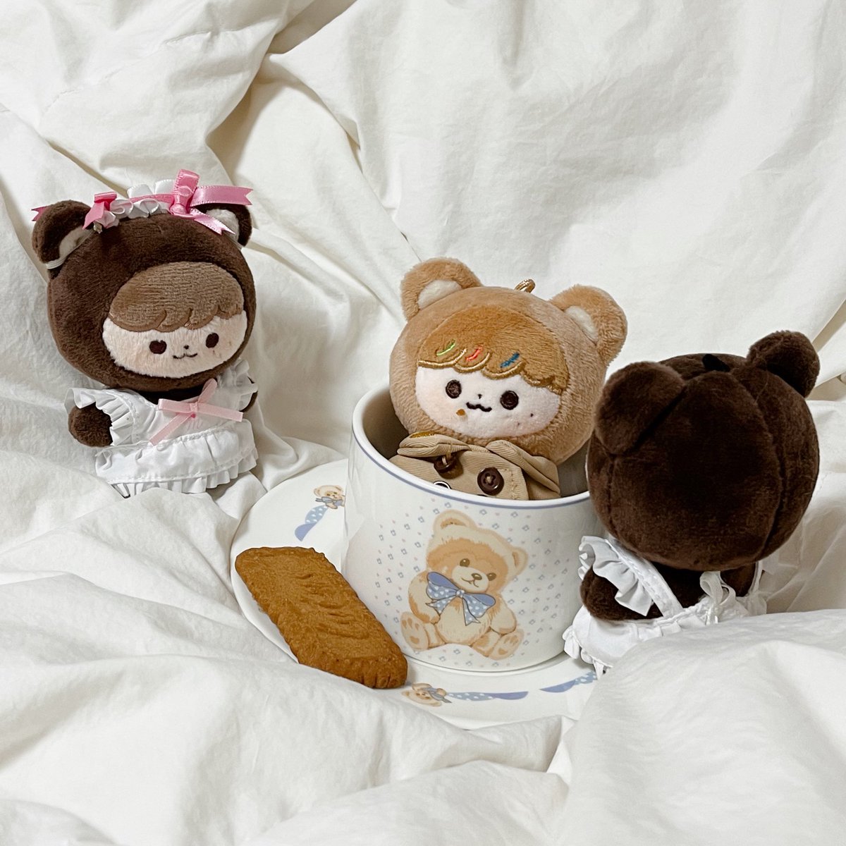 gomhyogie's tweet photo. 𝒸𝒶𝒻𝑒 𝒹𝑒 𝑔𝑜𝓂𝒽𝓎𝑜𝑔𝒾𝑒 ☕️🍪 https://t.co/8NvQia4Trt