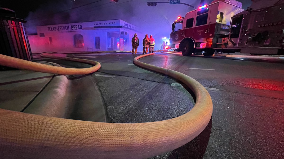 KXAN_News's tweet image. The Texas French Bread Bakery caught fire overnight and AFD said all the workers who were inside were able to get out unharmed. trib.al/PNXnbb1