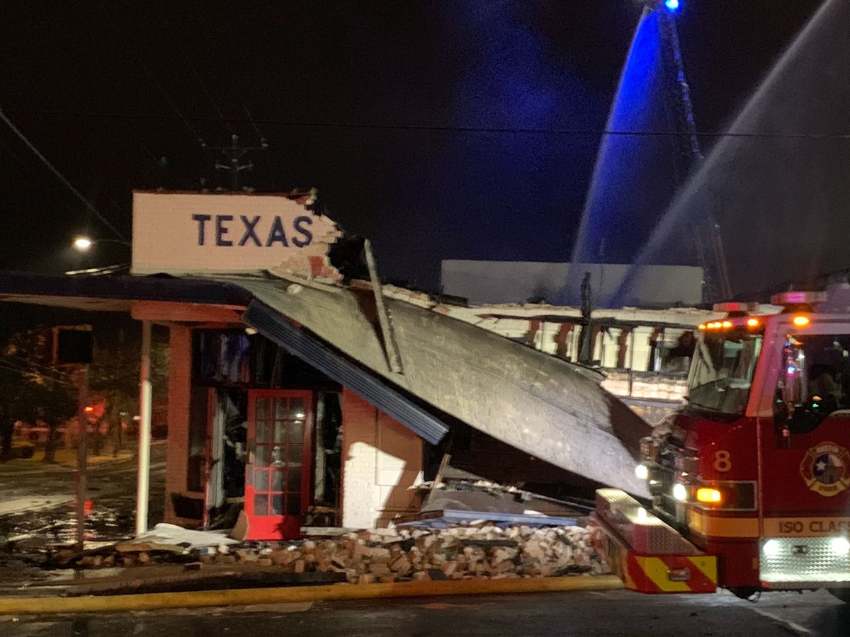 KXAN_News's tweet image. The Texas French Bread Bakery caught fire overnight and AFD said all the workers who were inside were able to get out unharmed. trib.al/PNXnbb1