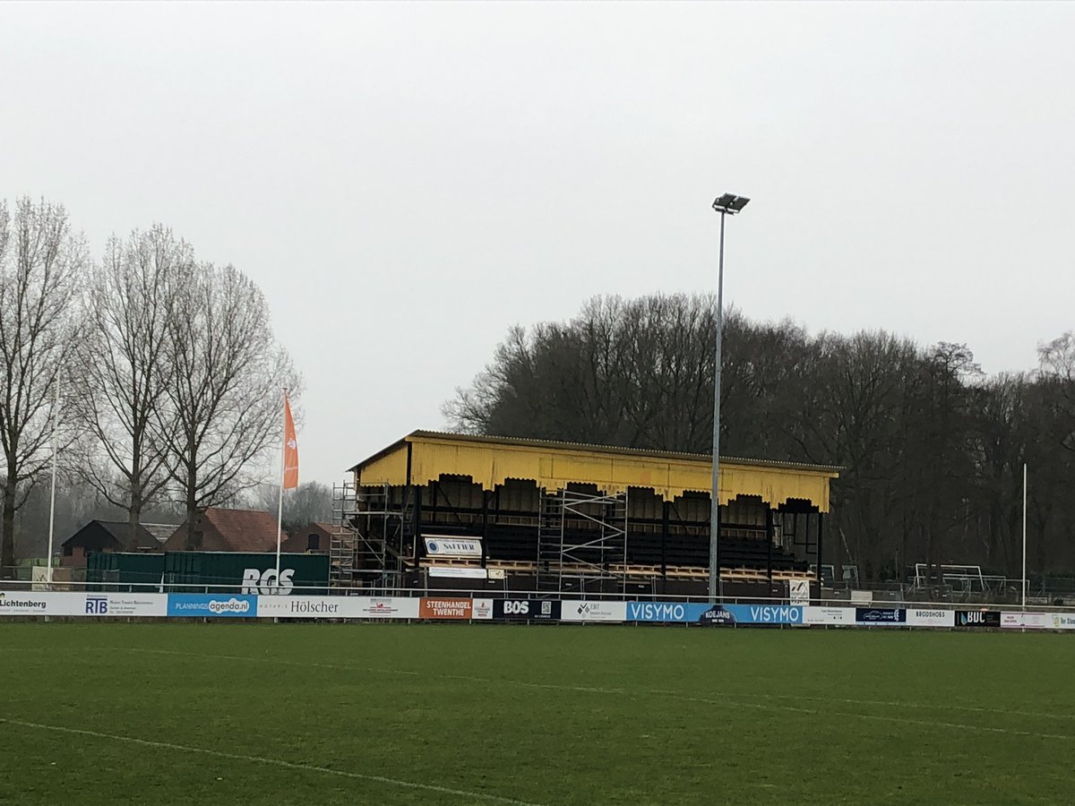 Prachtige tribune heeft een mooie nieuwe plek gekregen. #rijssen