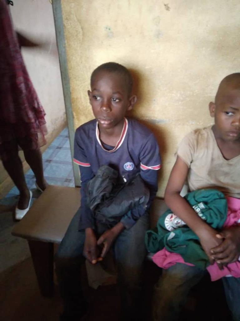 emmanuellendzie's tweet photo. 🛑Rescapés d'Olembe*  actuellement au SASO du Commissariat du 17eme arrondissement, Yaoundé. pour info des parents ou proches.

Merci de partager 🙏🏾 https://t.co/PgyLptuKHo