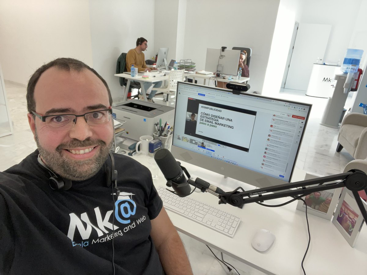 miguelfloro's tweet image. Arranca el #DSMPublicidad con más de 900 personas escuchando a @Cova_Diaz_ cómo crear una estrategia de email marketing 💪