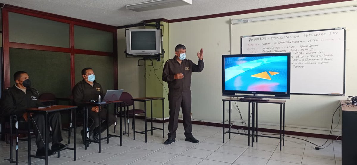 fettepi2's tweet photo. Hoy nos reunimos con el Tcrl. Carlos Semblastes Director Nacional de Control de Tránsito y Seguridad Vial; y el equipo de Capacitación con el fin de coordinar Capacitaciones para el conductor de Pichincha. Agradecemos a la Policía Nacional por compromiso. https://t.co/uL59Hm3Xn0