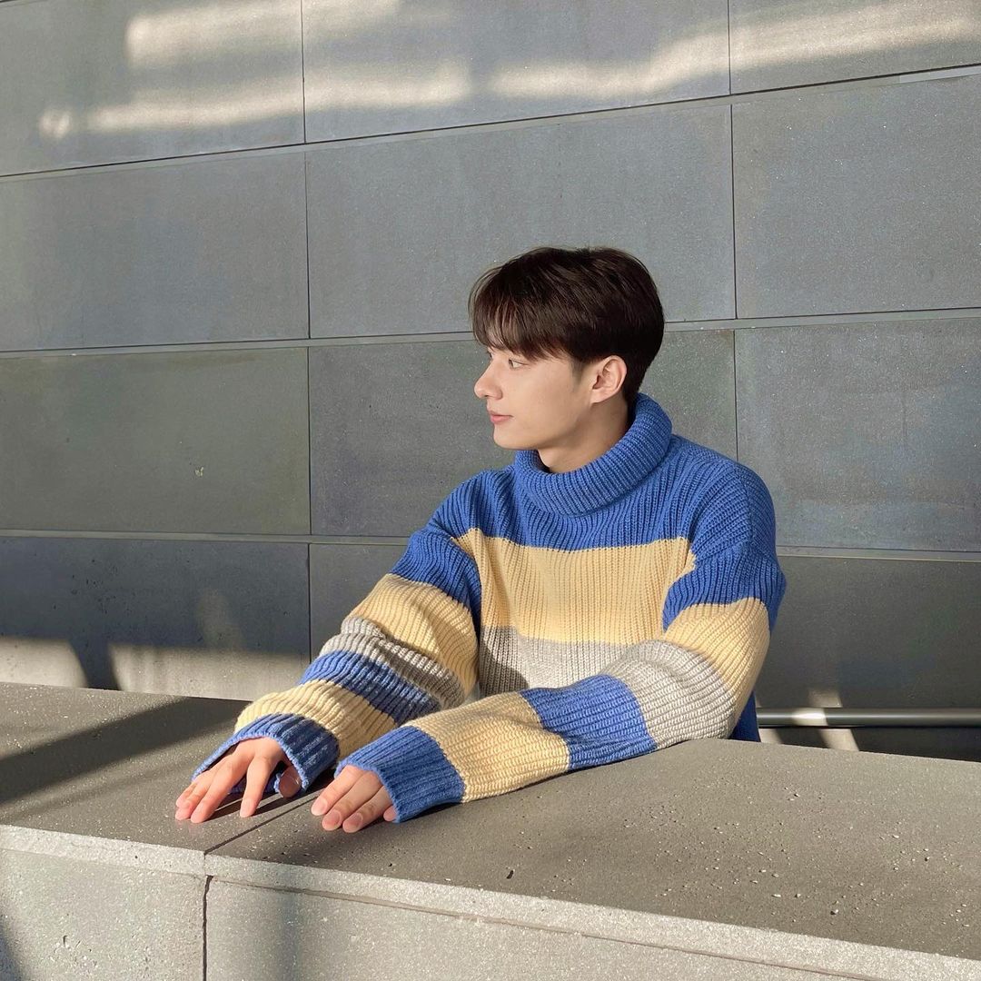 sparklyjun's tweet photo. love u to the moon and back. https://t.co/KO0kGPjRUQ